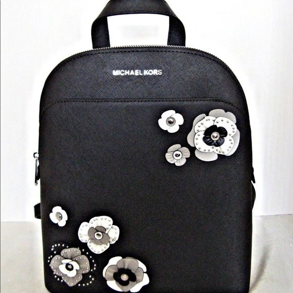 Meet your Posher, Laura - Picture 7 of 8